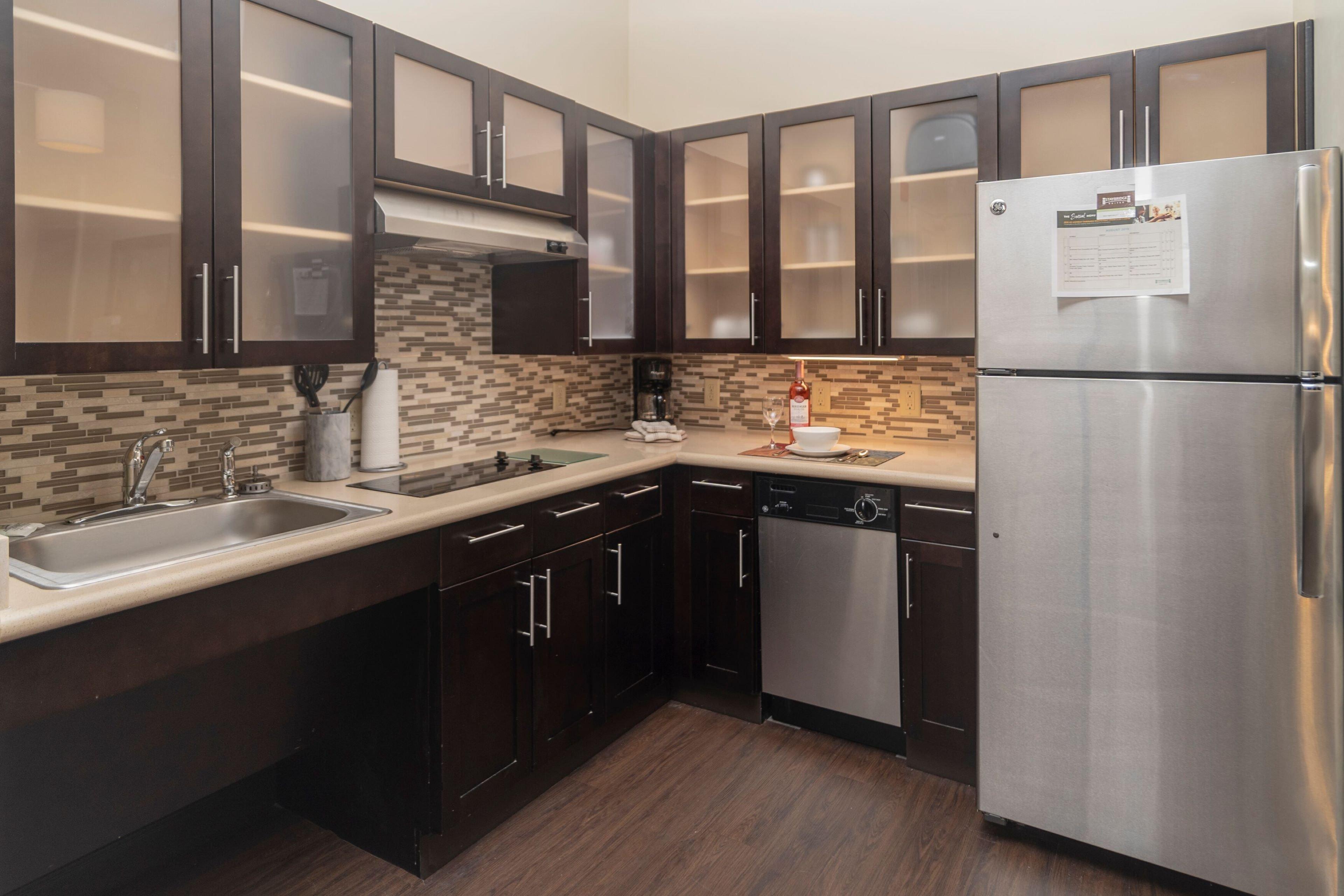 Staybridge Suites Marquette By Ihg Esterno foto