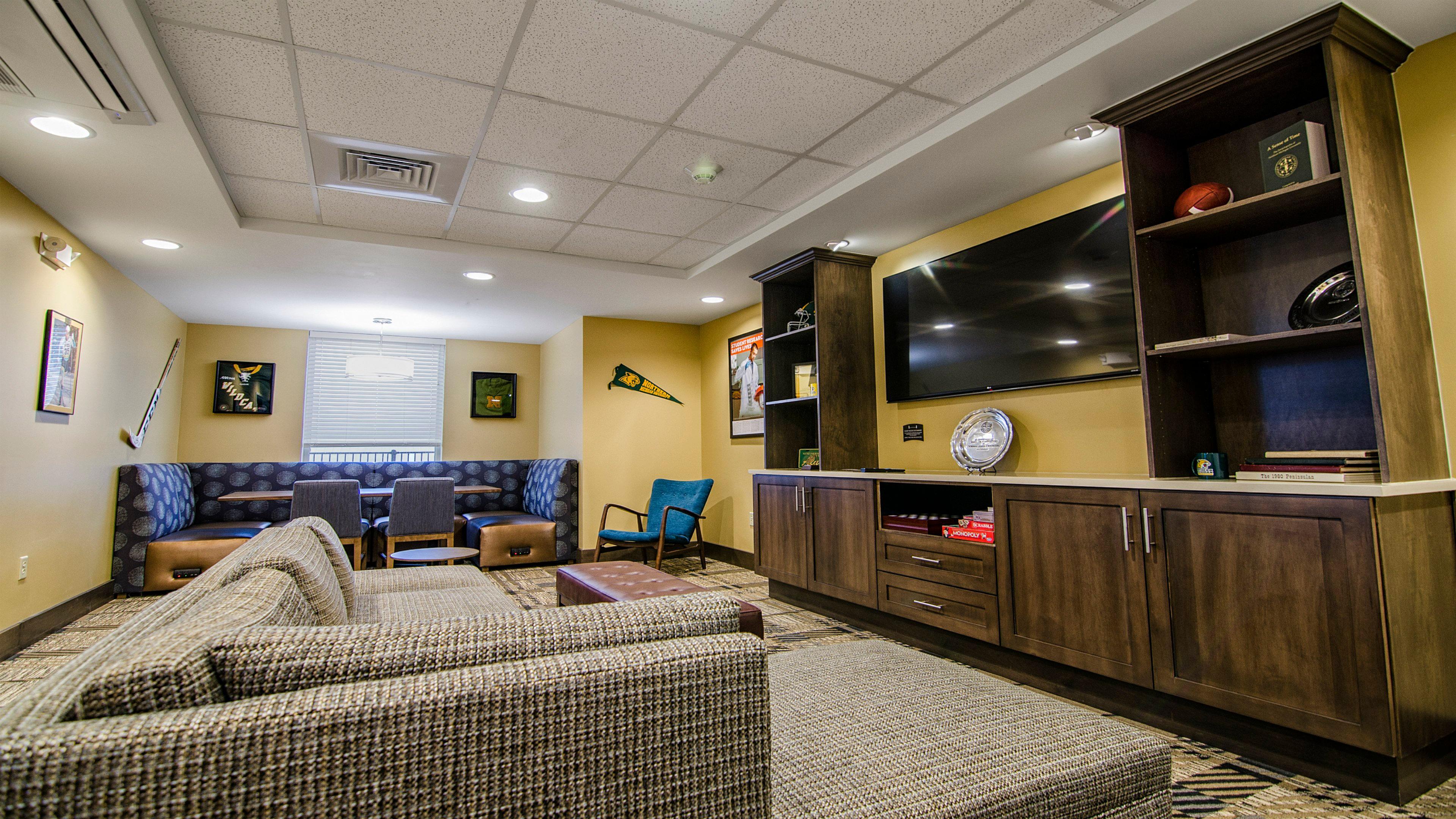 Staybridge Suites Marquette By Ihg Esterno foto