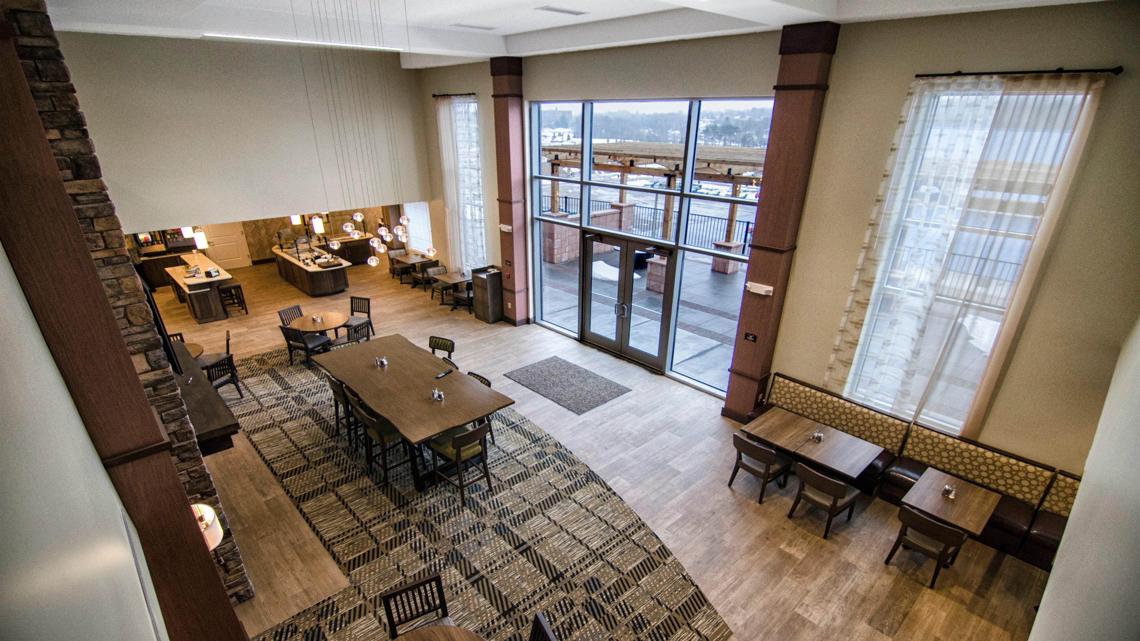 Staybridge Suites Marquette By Ihg Esterno foto